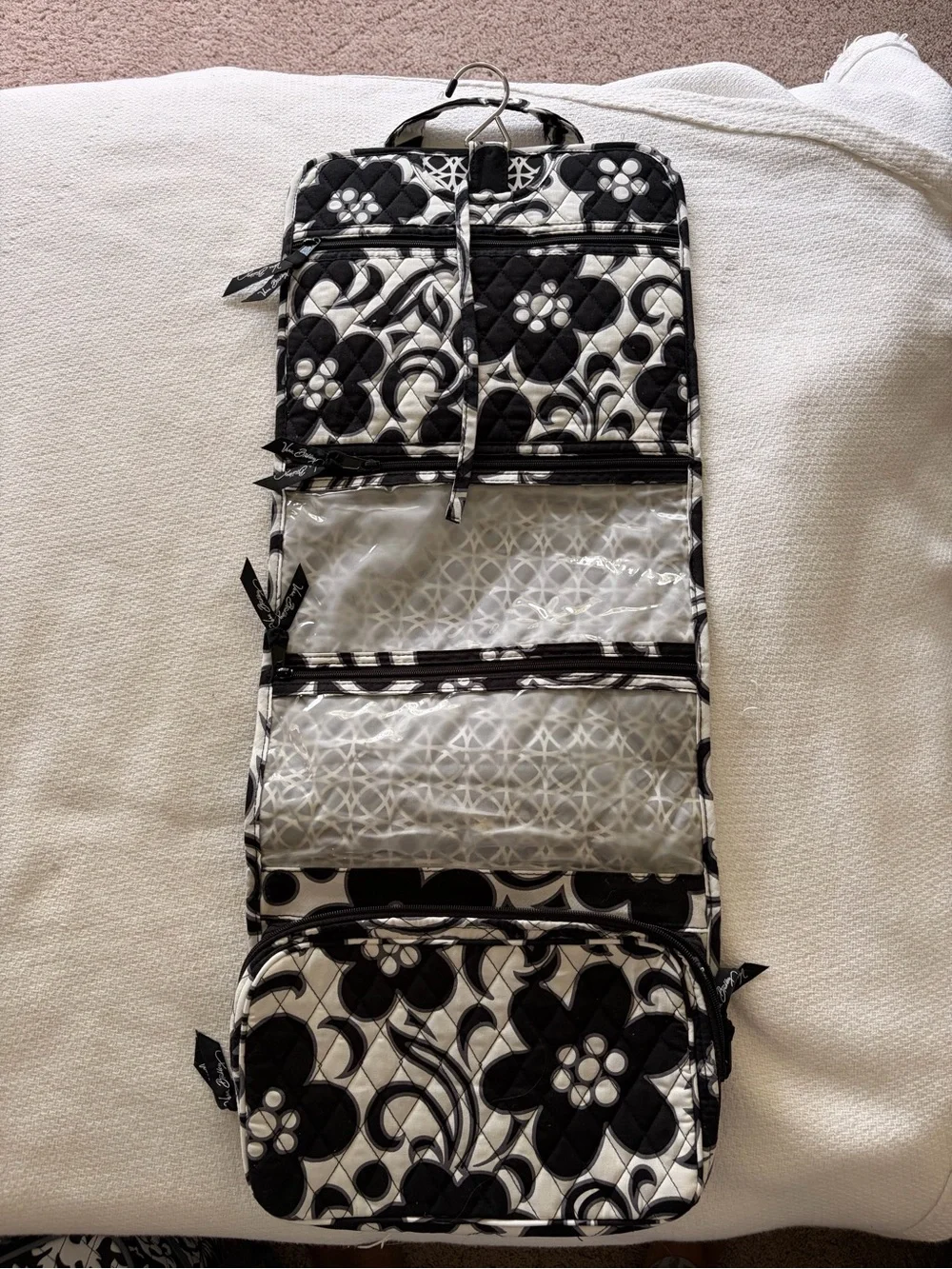 Vera Bradley Black & White Floral Quilted Travel Hanging Organizer